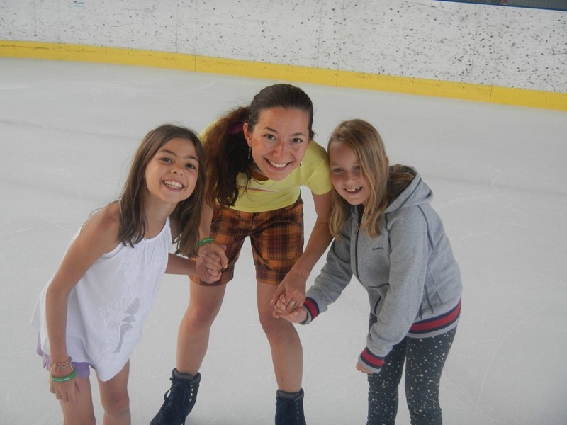 Village Camps International Summer Camp Leysin, Switzerland 2025-08-09 https://www.villagecamps.com/journals_admin/images/697-12-ice skating (42).jpg